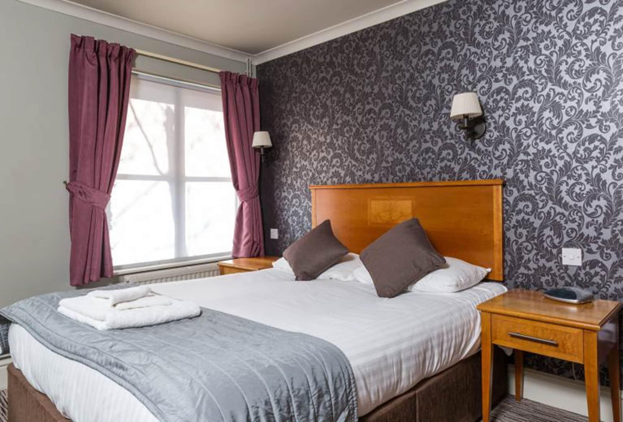 The Dog & Bear Hotel Lenham Buitenkant foto