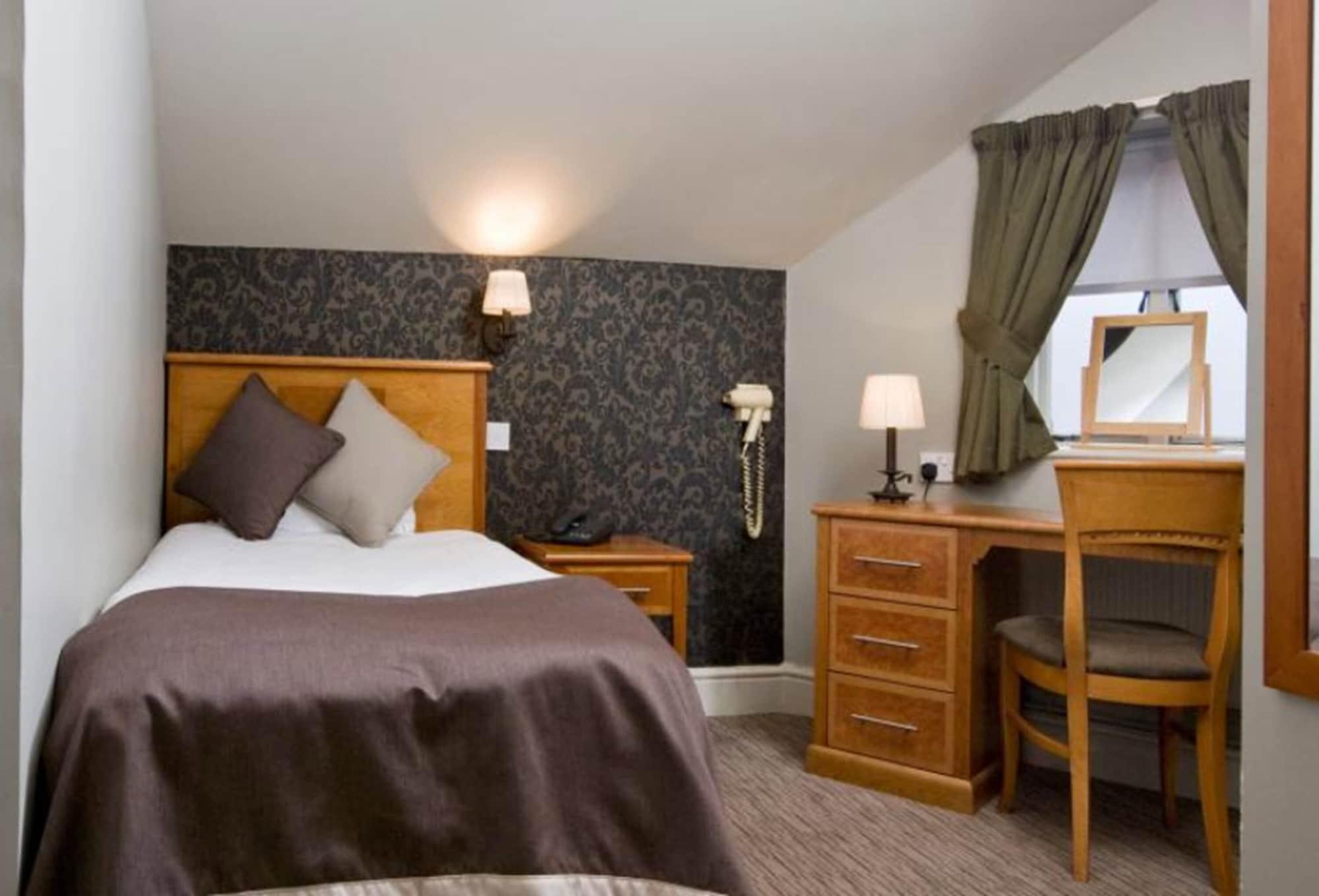 The Dog & Bear Hotel Lenham Buitenkant foto