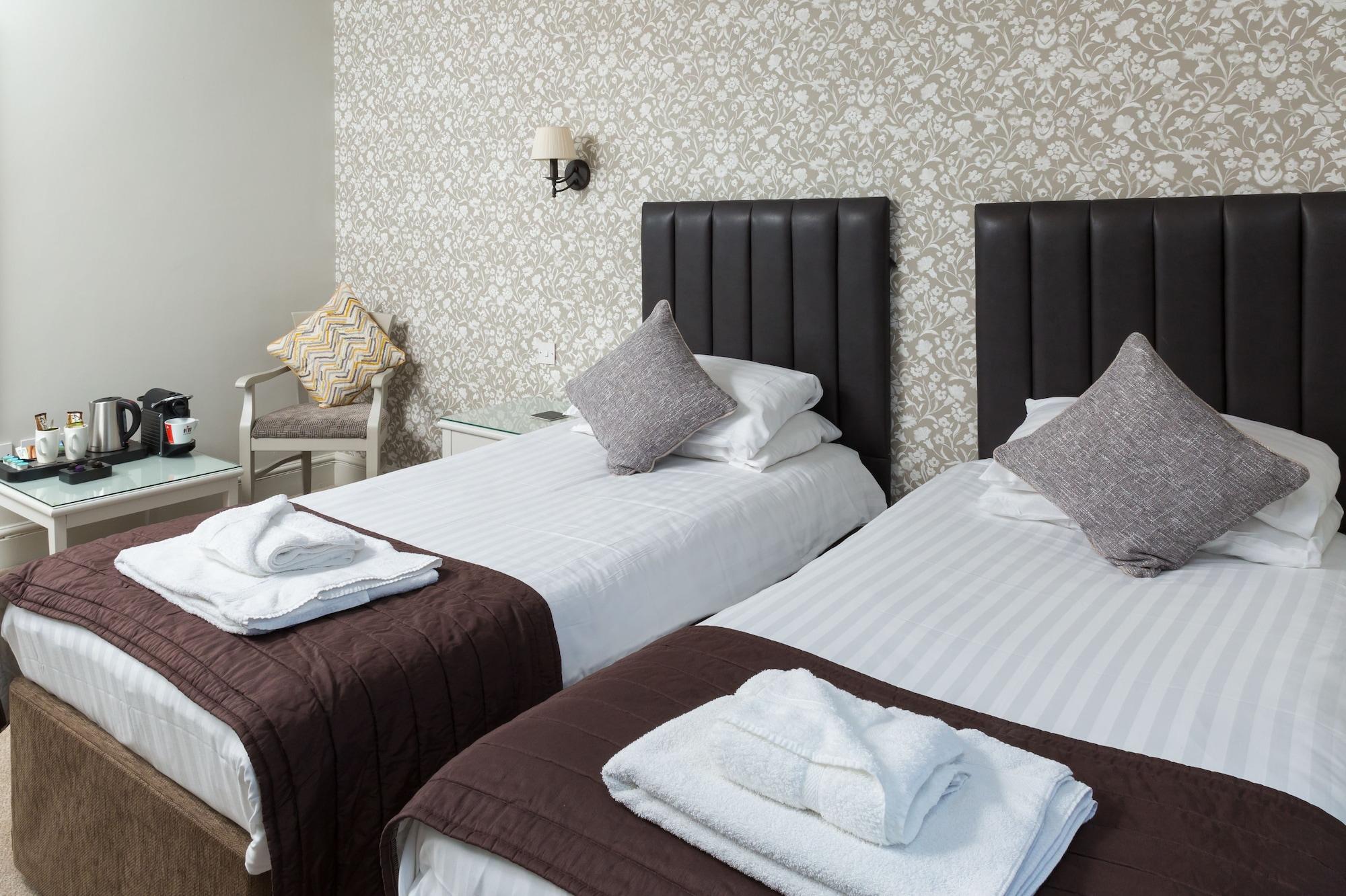 The Dog & Bear Hotel Lenham Buitenkant foto