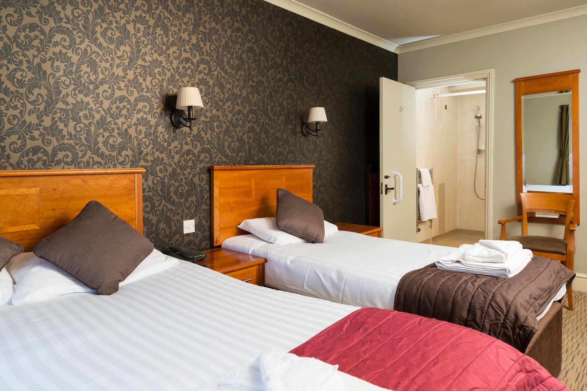 The Dog & Bear Hotel Lenham Buitenkant foto