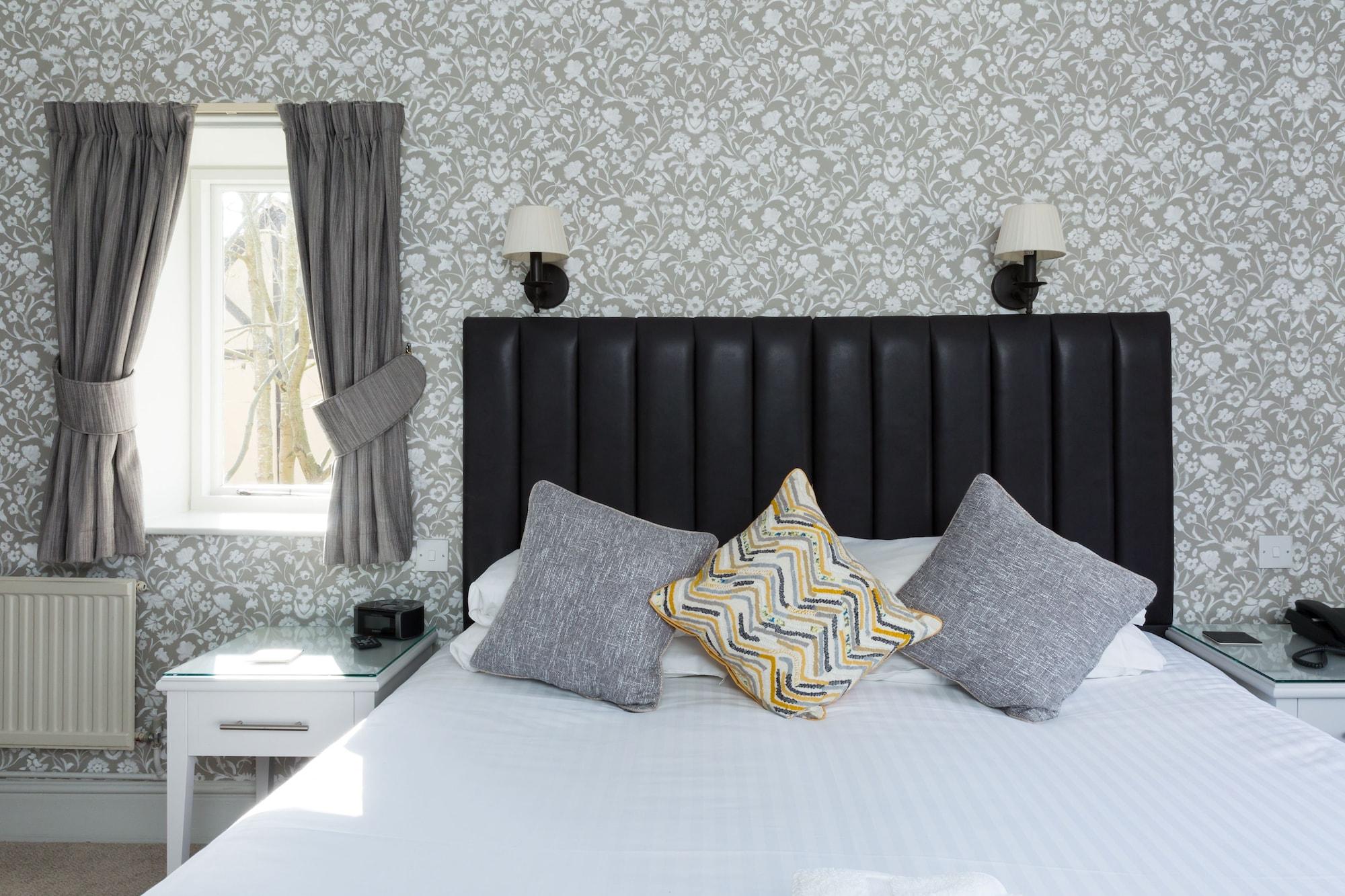 The Dog & Bear Hotel Lenham Buitenkant foto